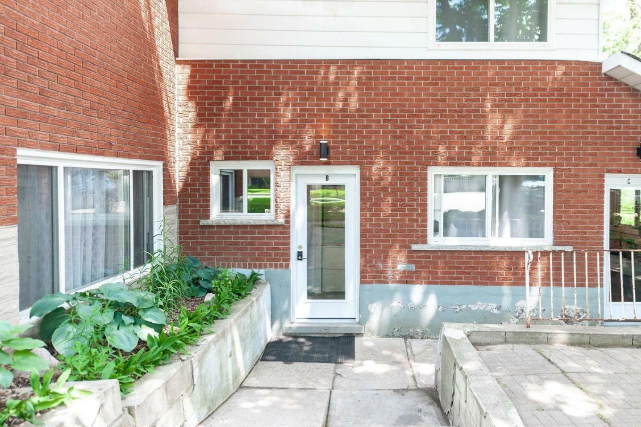 Entire 2 Bedroom Apartment Uptown Waterloo - E1 Bagian luar foto
