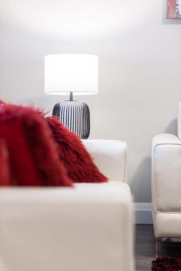 Entire 2 Bedroom Apartment Uptown Waterloo - E1 Bagian luar foto
